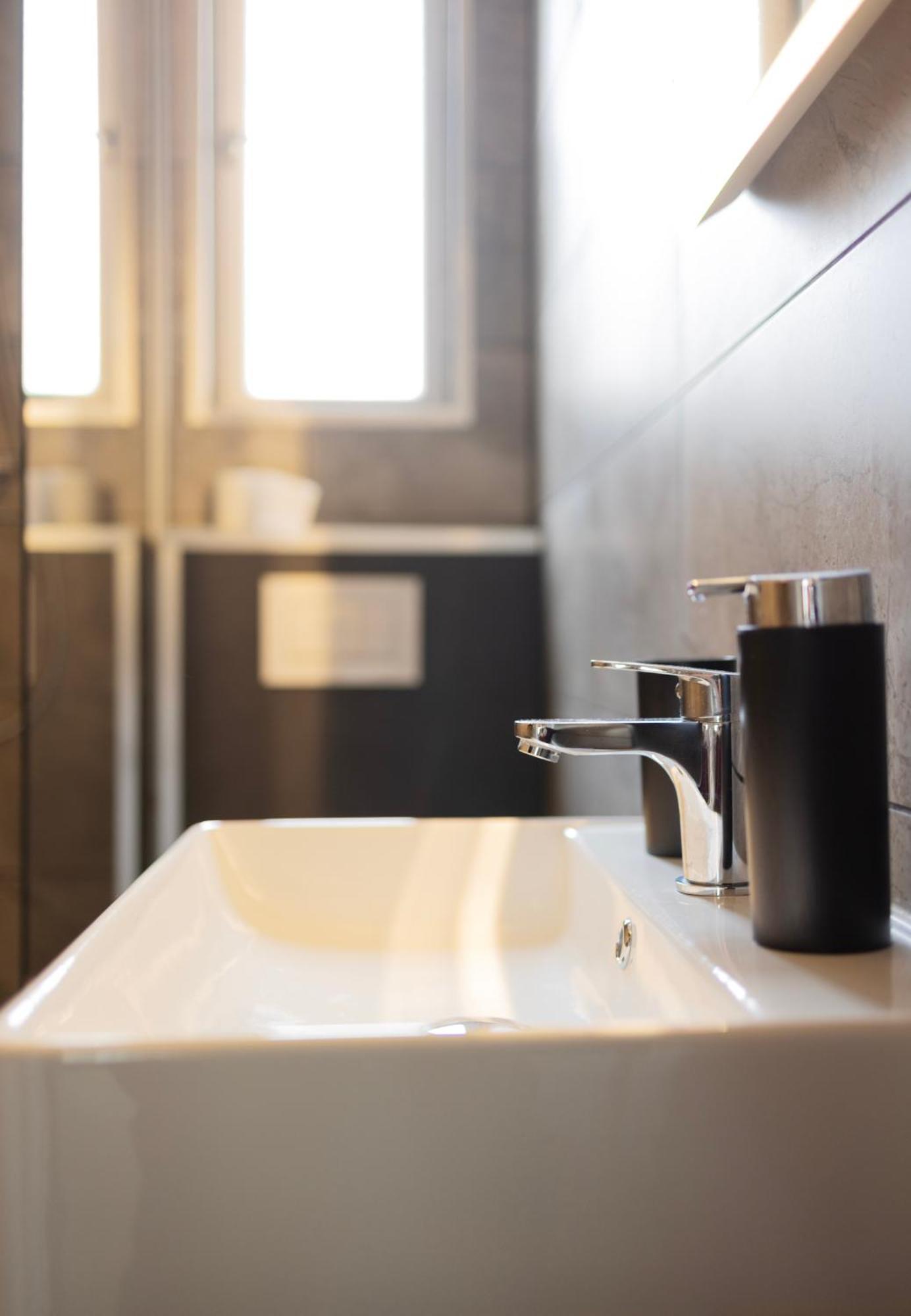 Huge Apartment With Sauna And Free Parking Duisburg Buitenkant foto